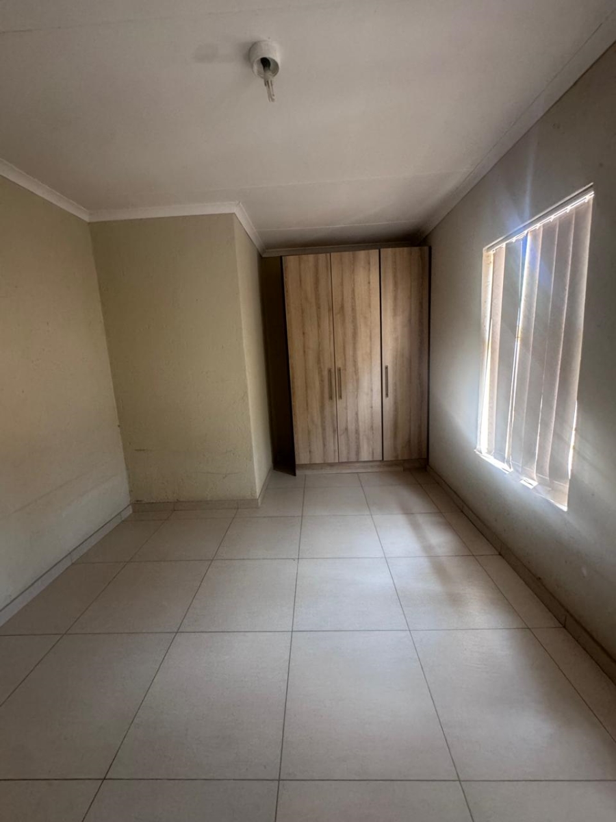 To Let 2 Bedroom Property for Rent in Magogoe North West